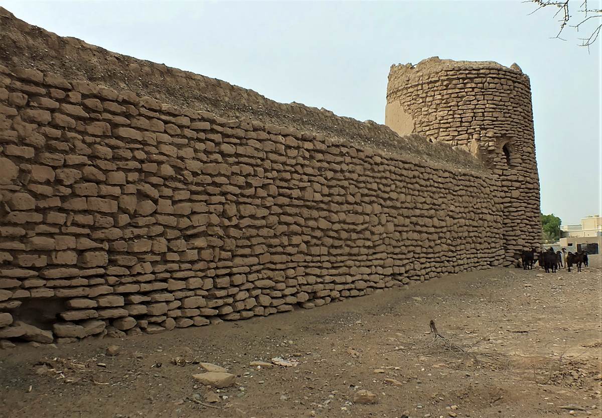 Sur Al Rumays fort walls showing the mud brick construction of the fort